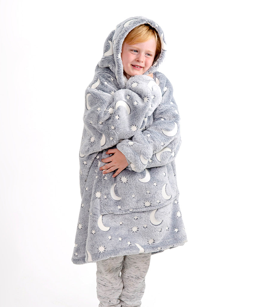 Kid's oversize hoodie blanket